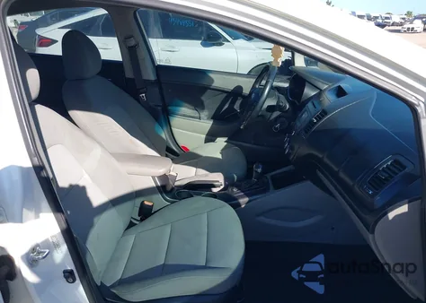 2016 Kia Forte Ex z USA, uszkodzony, nr VIN KNAFX4A8XG5546607